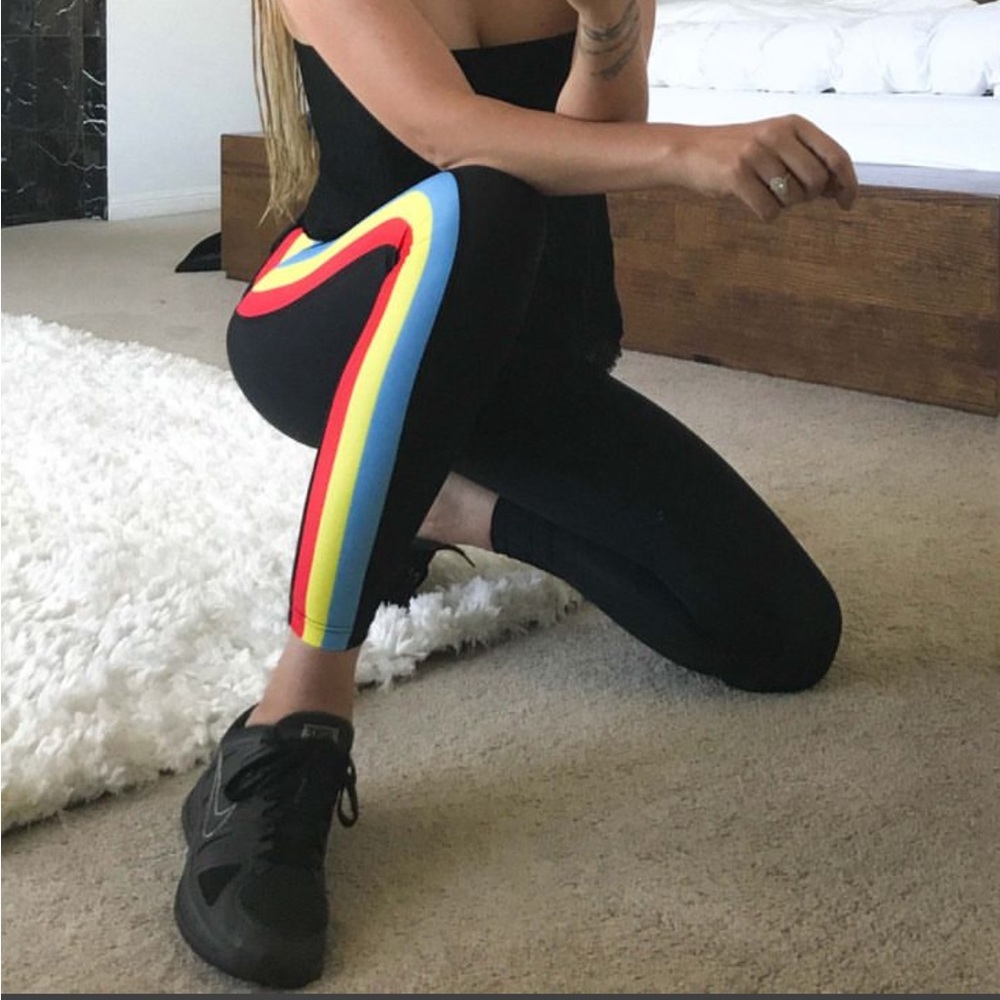 Abysse sports leggings. size L fits US6